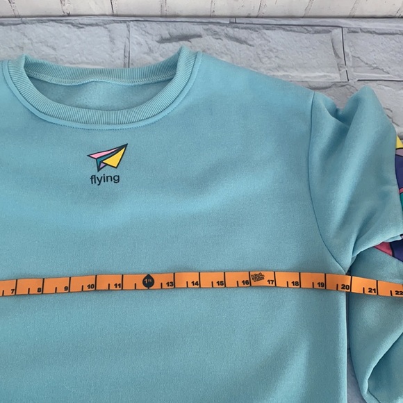 Cute 80’s inspired sweatshirt size medium - Picture 9 of 9